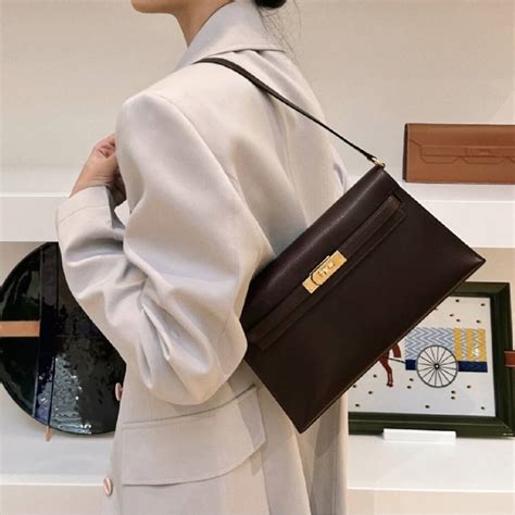 sac a depeches hermes|hermes kelly elan bag.